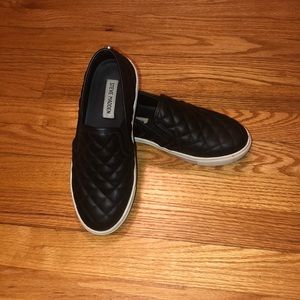 Steve Madden slip on sneaker